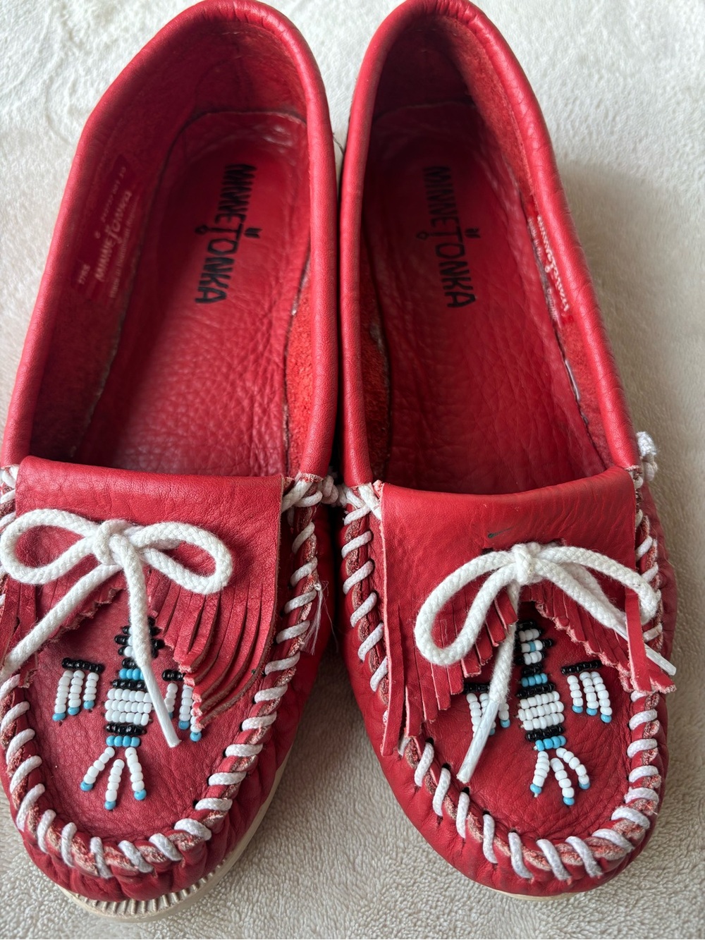 Minnetonka Women’s 6 Red Leather Beaded Thunderbird Moccasins Fringe Loafers